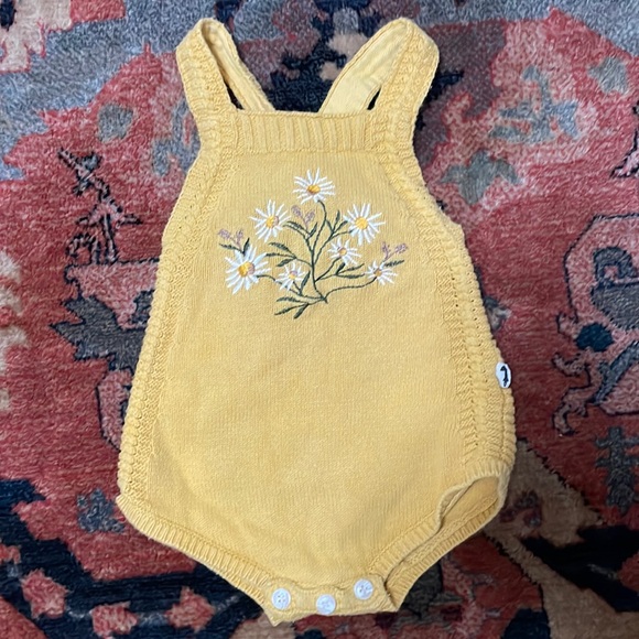 Lacey Lane Daisy Embroidered Knitted Yellow Romper 2T - Picture 5 of 10